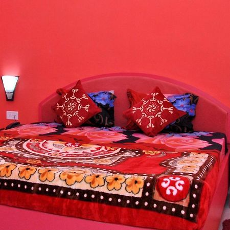 Paradise Luxury Home Stay Кхаджурахо Экстерьер фото